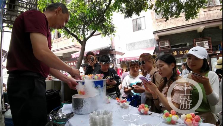 重庆美食之旅，外地游客不可错过的地道美味推荐