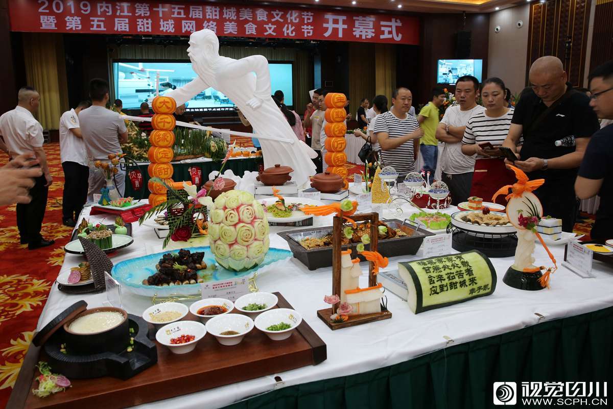 汇通美食广场，味蕾的盛宴，生活的乐园