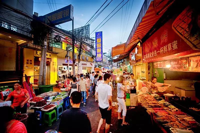 古文化街美食之旅，品味千年的风味传奇